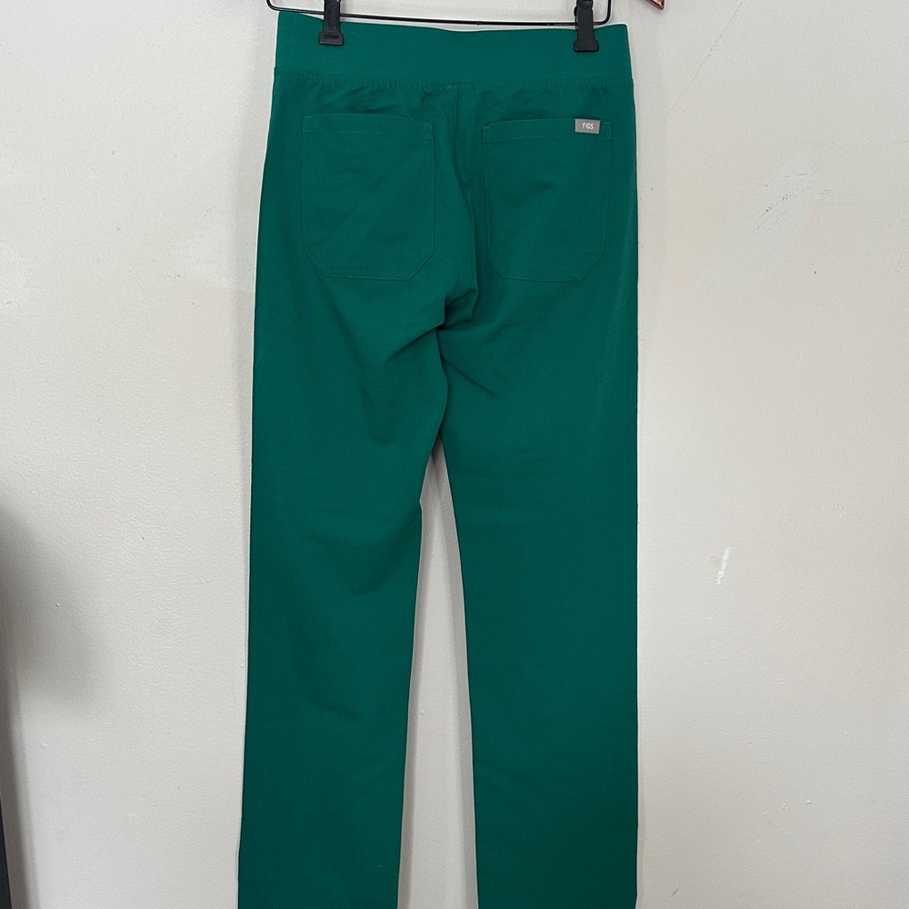 Figs Green Women's Scrubs - Picture 2 of 4